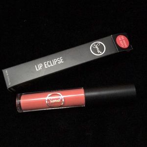 Sigma Lip Eclipse She Knows the Ropes